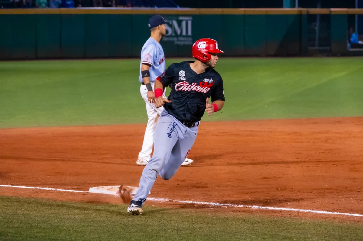 Caliente se lleva el primero ante Rieleros