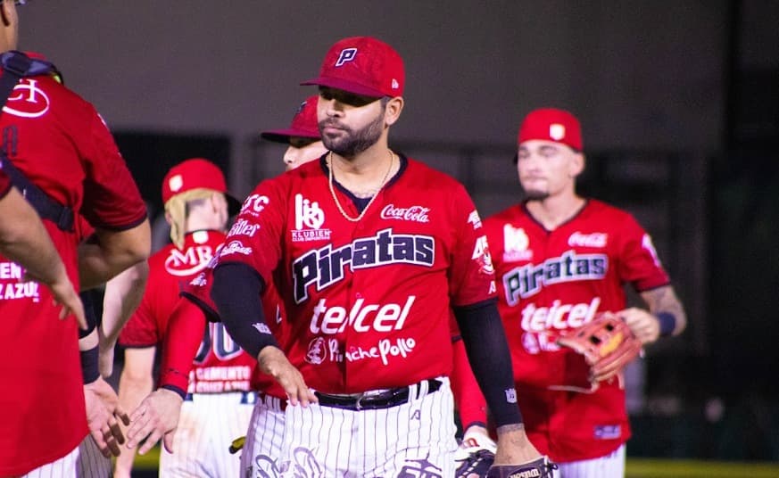 Piratas domina a Caliente y se queda con la serie