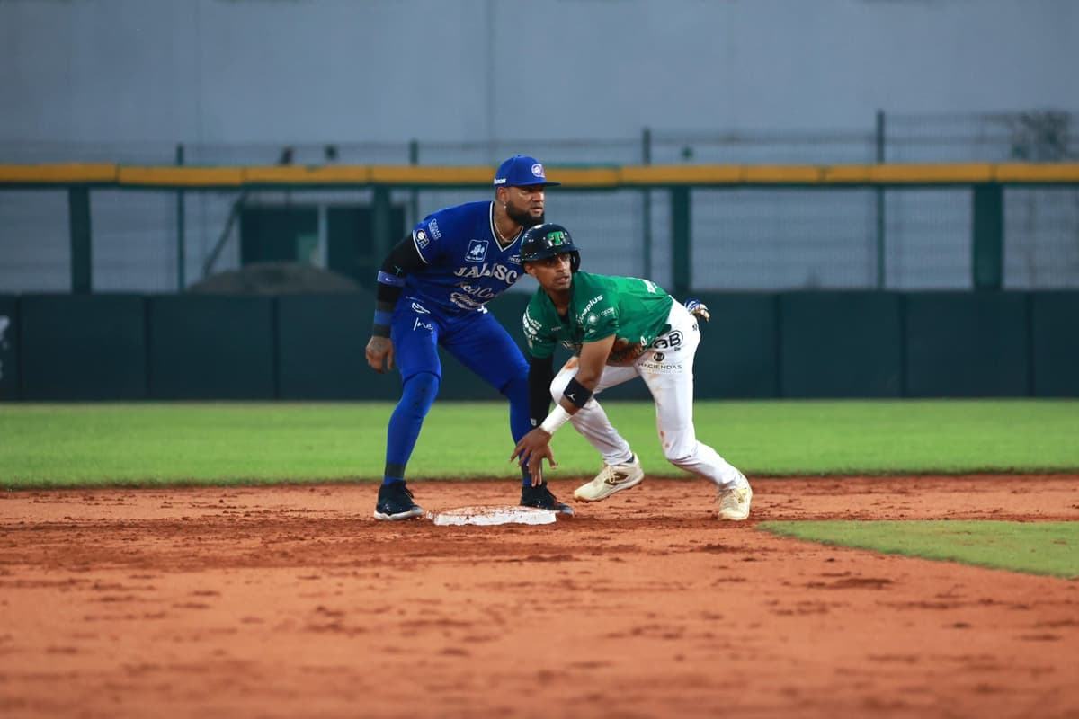 Vuelve a lucir Van Meter en victoria de Olmecas frente a Charros
