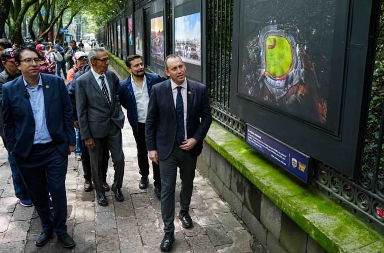 Inauguración de la exposición fotográfica de la LMB en el Bosque de Chapultepec