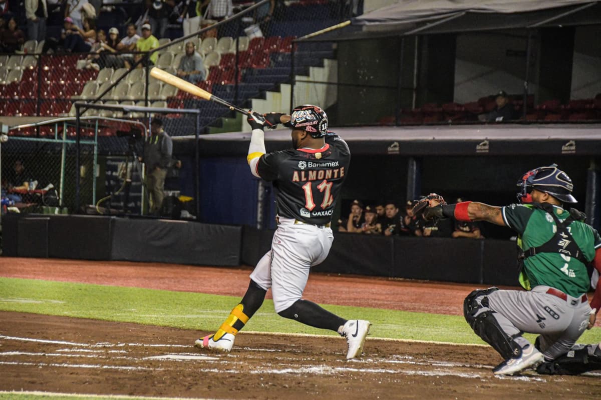 Guerreros remonta y se lleva la serie ante León