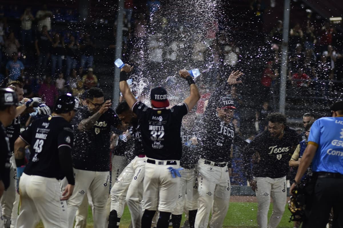 Lo vuelve a hacer Johan Camargo: con cuadrangular Tecos deja en el terreno a Saltillo