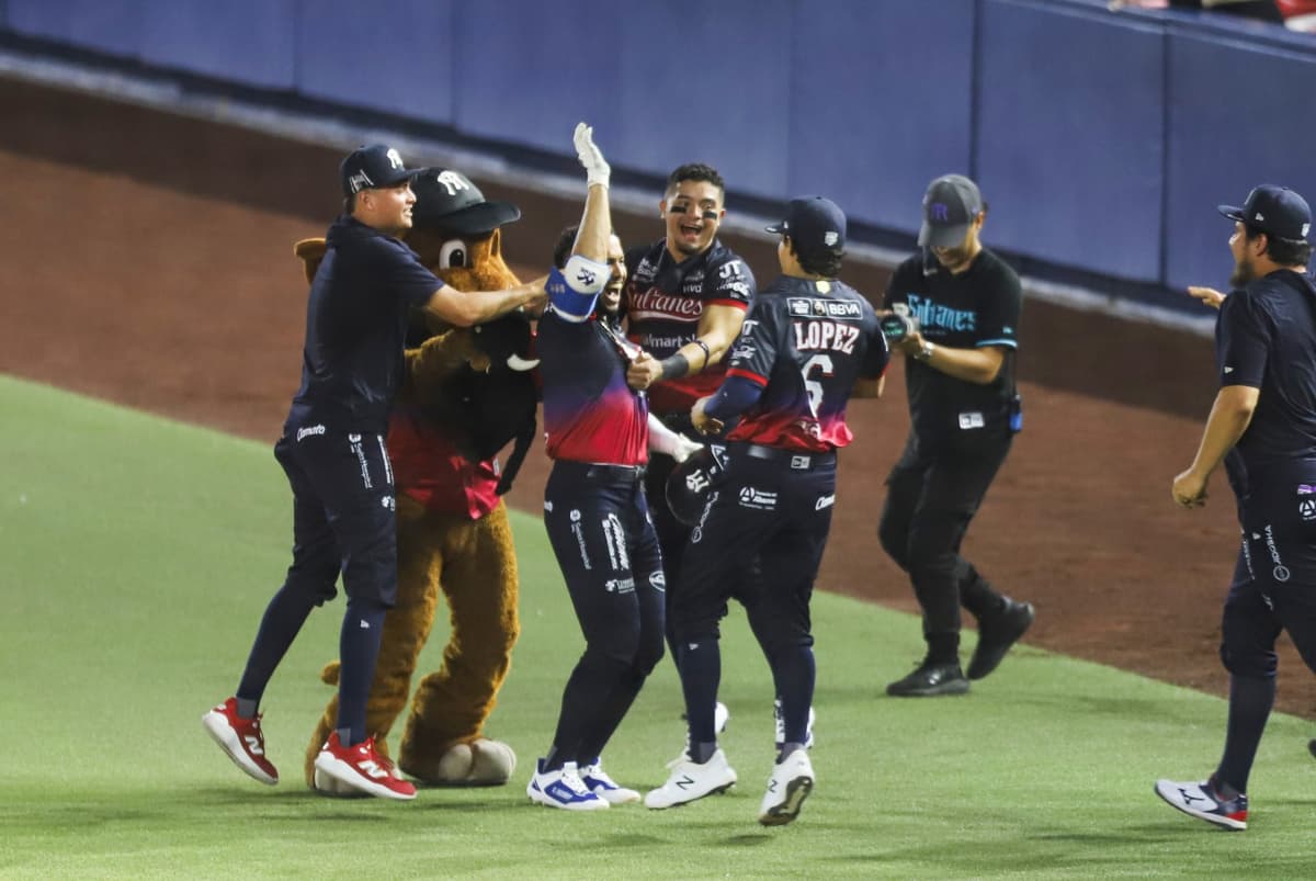 Sultanes deja en el terreno a Toros en un juego de 11 entradas