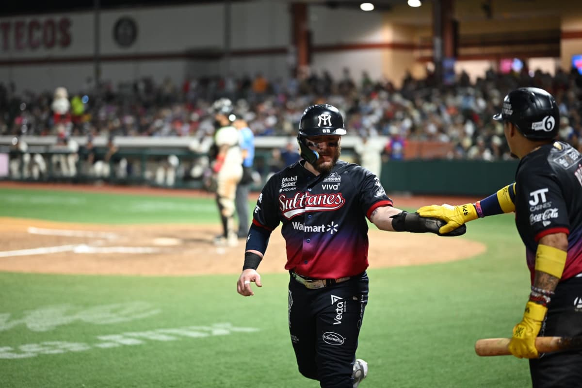 Ofensiva contundente pone a Sultanes 1-0 en la serie sobre los Dos Laredos