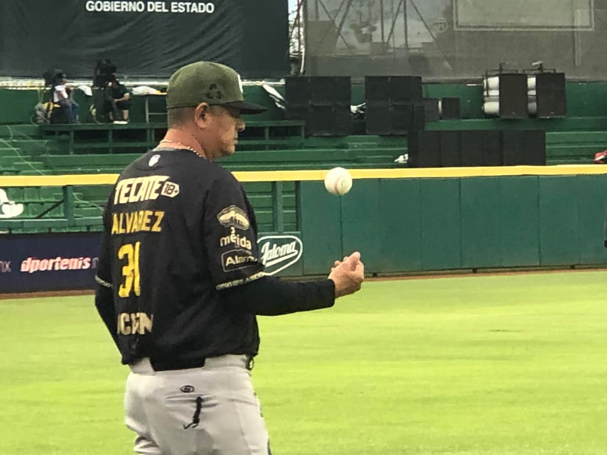 “Tavo” Álvarez y Russell Vásquez se unen al cuerpo técnico de Bravos