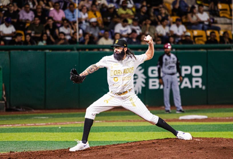 Devin Smeltzer firma su segunda temporada con los Dorados