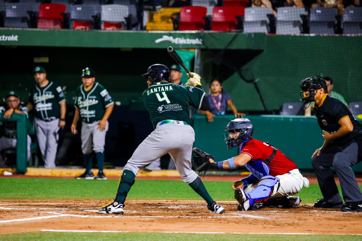 Juan Santana llega a Oaxaca para la campaña 2026