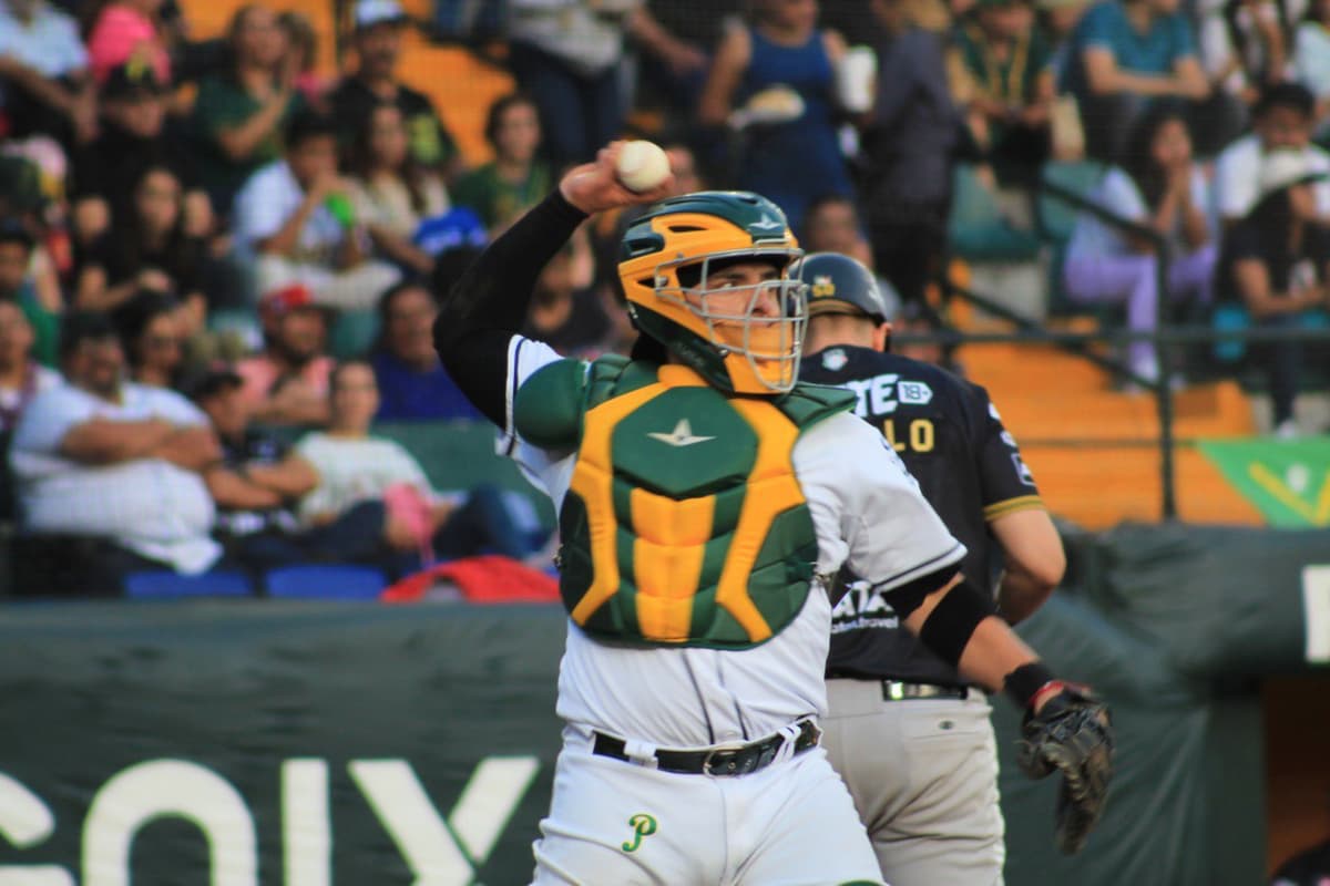 Solidez detrás de plato con los Pericos de Puebla