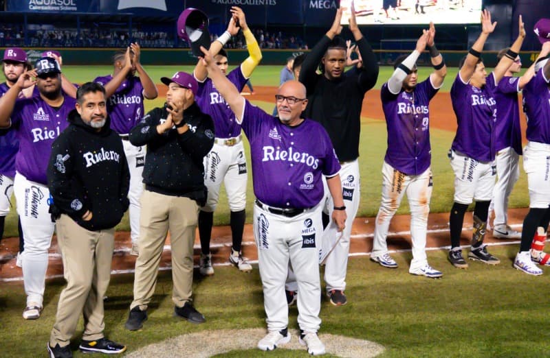 Enrique “Che” Reyes, ratificado como manager de Rieleros para el 2026