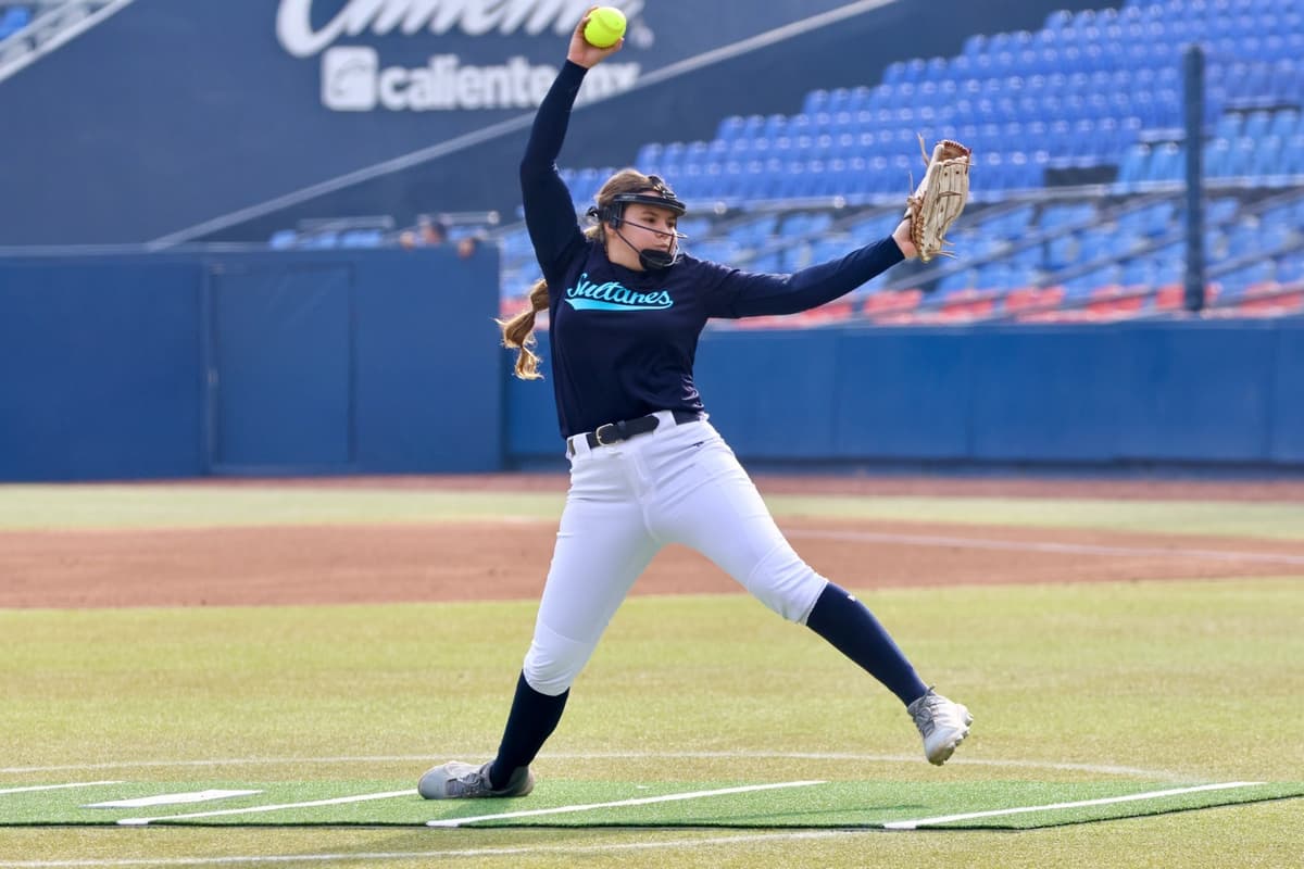 Sultanes Femenil se impone a España en juego de pretemporada