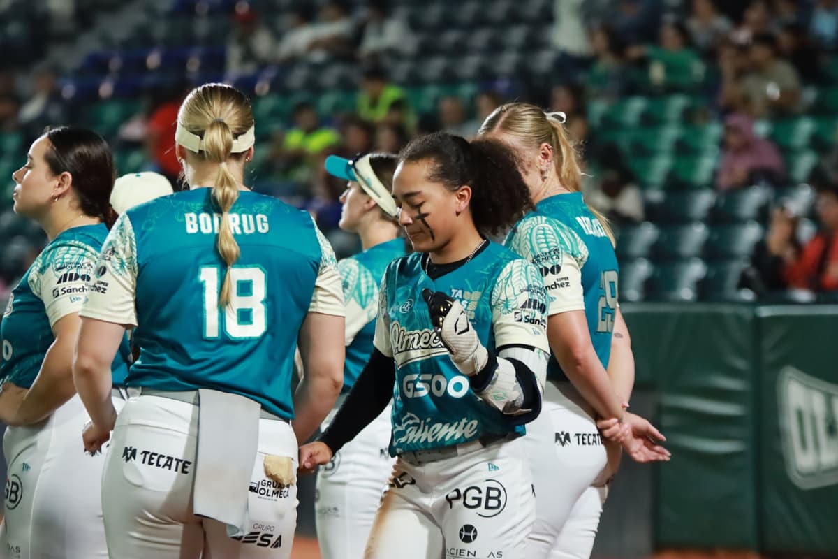 Fiesta de imparables en el Centenario para que Las Olmecas se queden con la serie