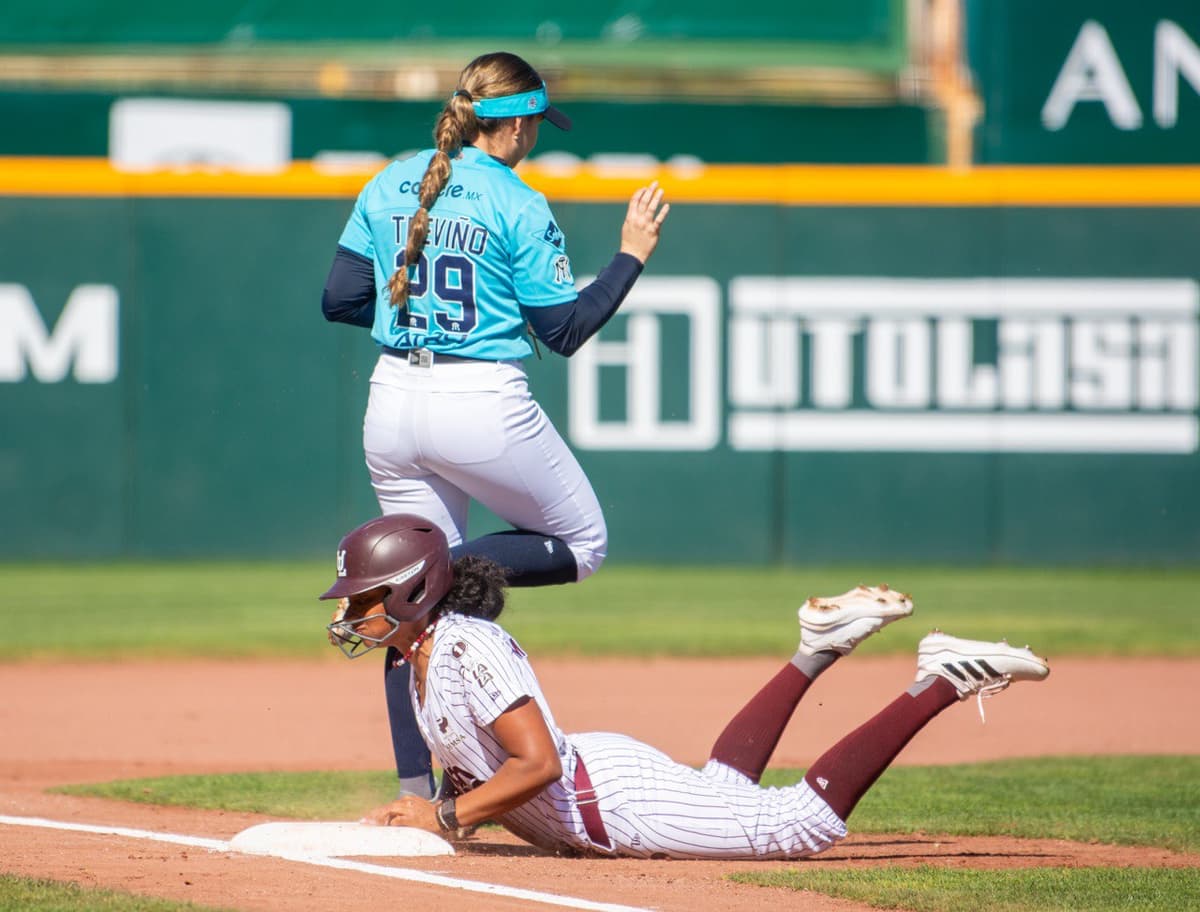 Algodoneras vence a Sultanes y se lleva su primera serie en casa