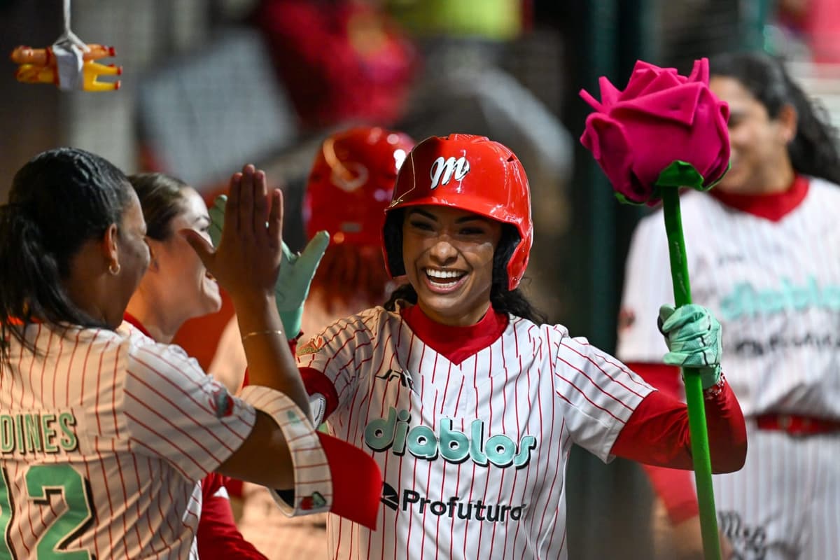 Explosiva noche de Diablos Rojos ante El Águila para ligar su sexta victoria