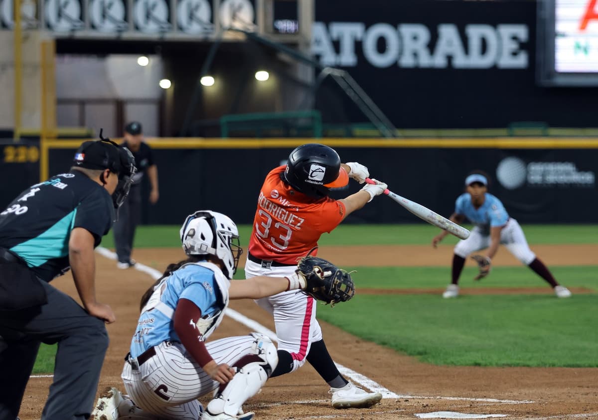 Naranjeros se lleva el triunfo en el inicio de la serie ante Unión Laguna