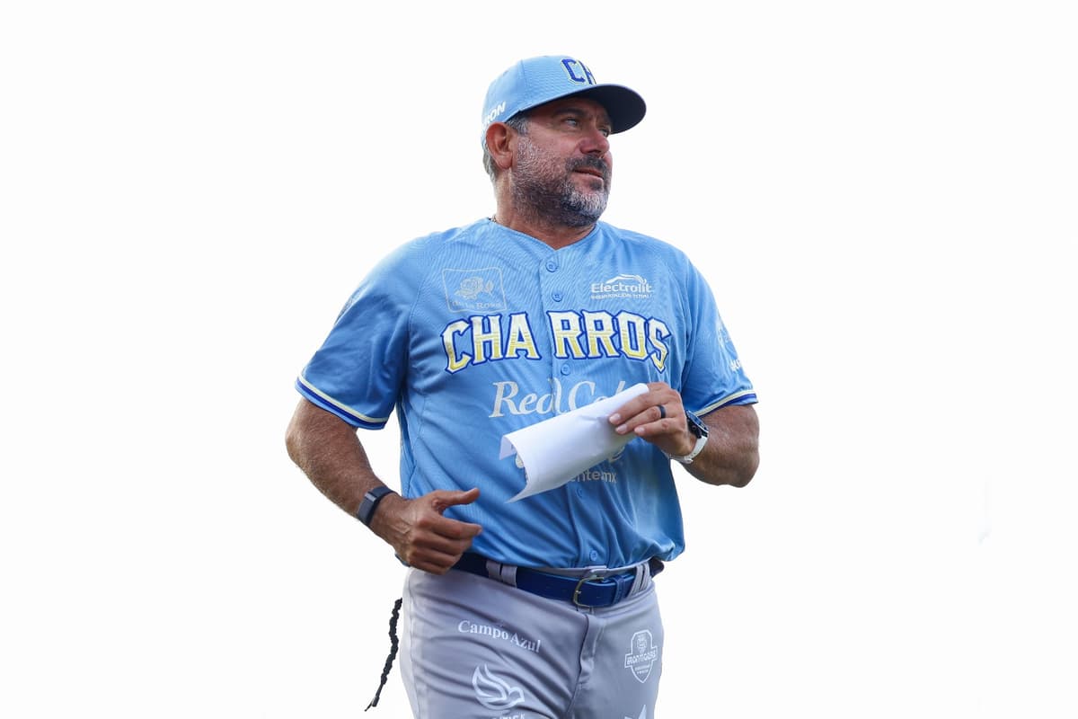 Renueva Benjamín Gil contrato con Charros de Jalisco