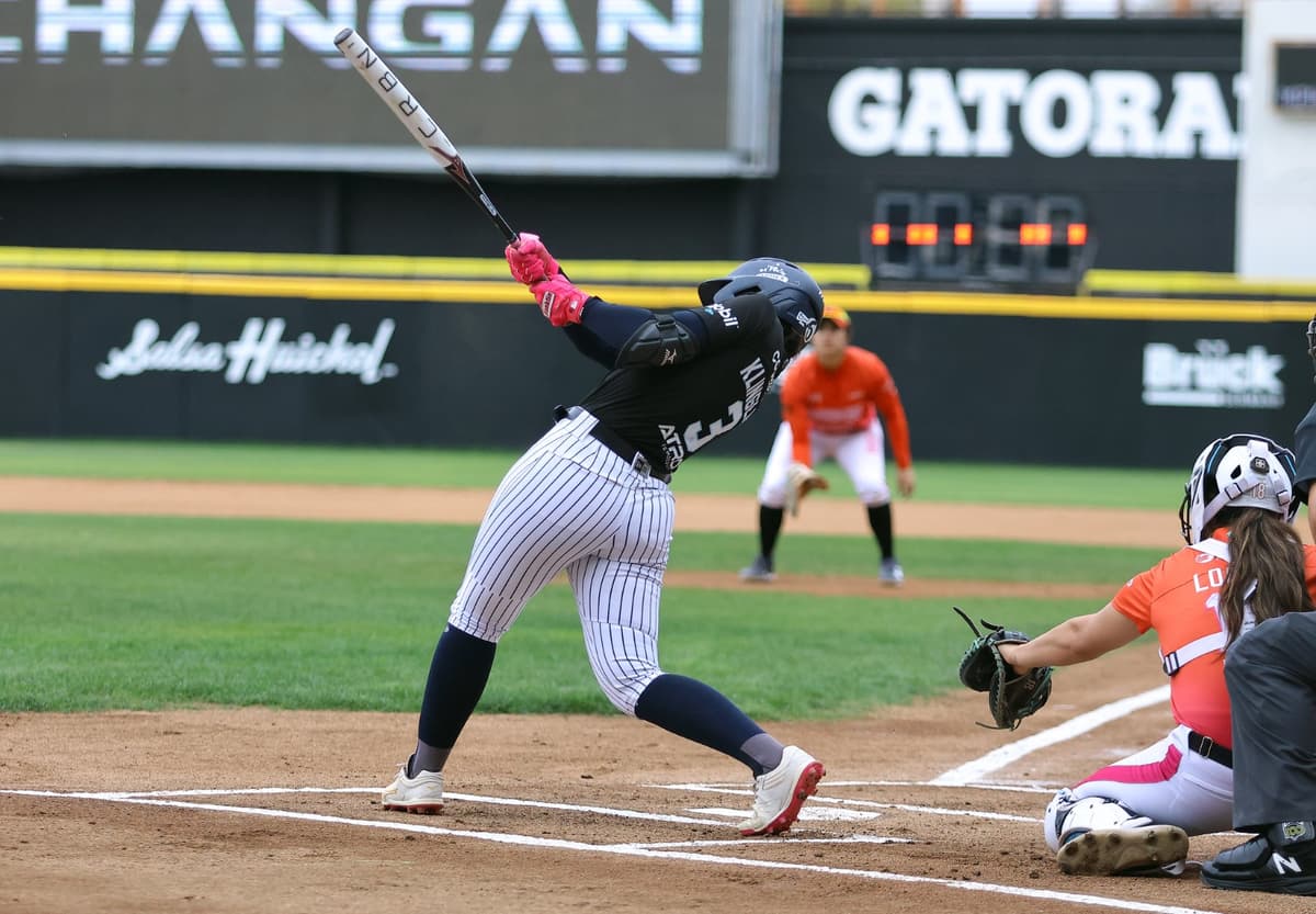Monterrey se llevó el triunfo en duelo de ofensivas ante Naranjeros Softbol