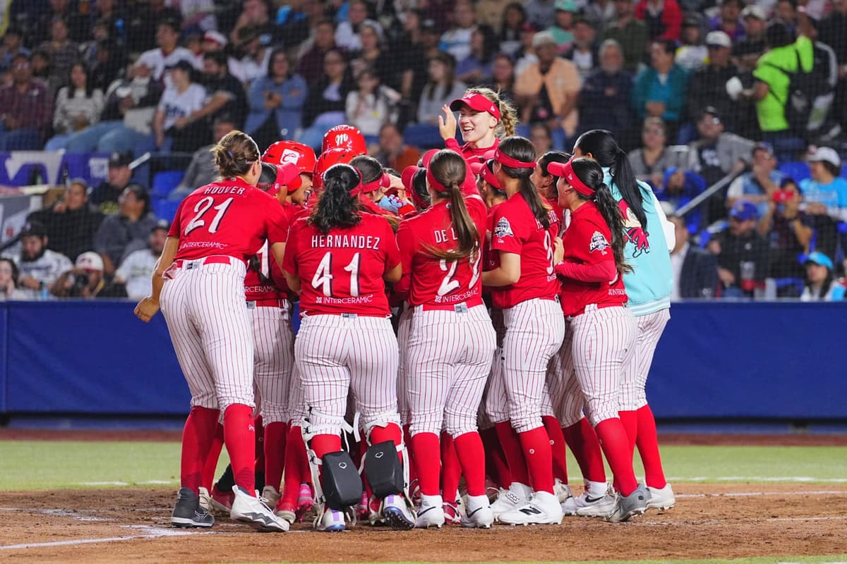 Jonrón de Zayas guía el triunfo de Diablos Rojos para empatar la Serie de la Reina