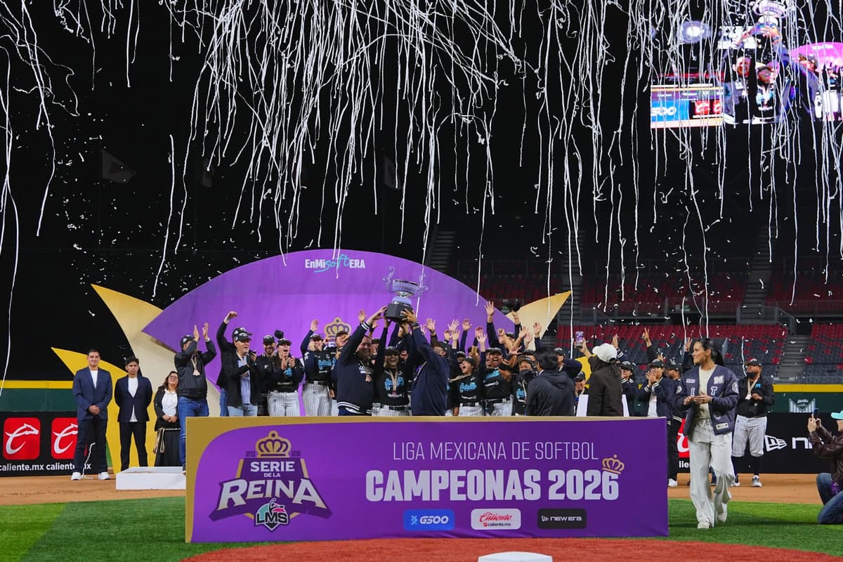 ¡Sultanes Femenil campeón: la corona de la Reina de la LMS es color turquesa!