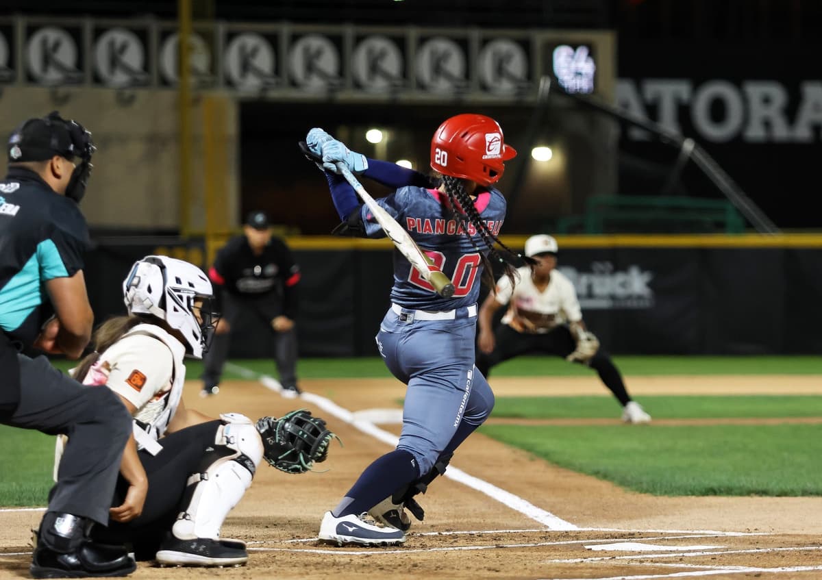 El Águila se quedó con la serie ante Naranjeros Softbol Femenil