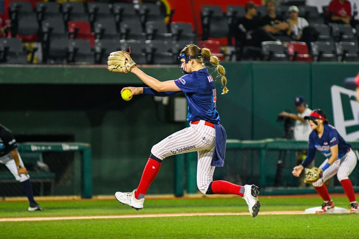 El Águila triunfa ante Sultanes y sigue con vida en los playoffs