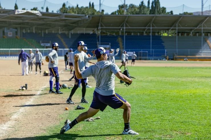 Dorados entrena en el mítico Parque Almanza