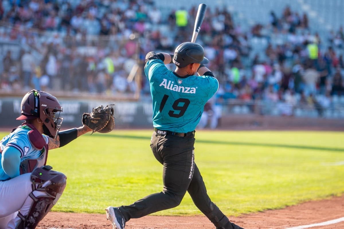 Saraperos se impone 10-2 a los Algodoneros y suma segundo triunfo en juego con causa