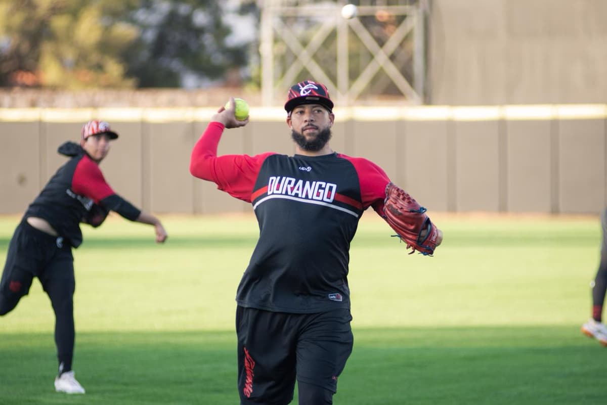 Pide Hansel Robles la confianza de la afición de Durango por su equipo