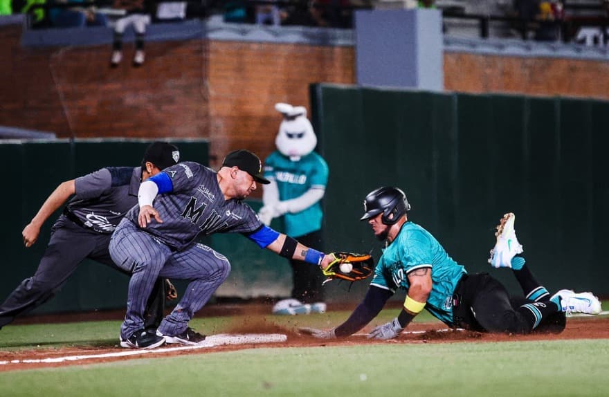 Acereros y Saraperos empataron a tres carrera en juego a beneficio del DIF de Saltillo