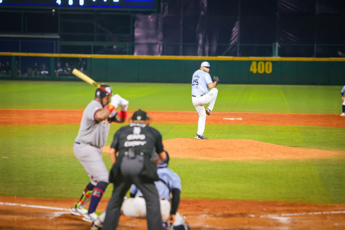 Rieleros firma remontada épica ante Tecos y asegura su primera serie de la campaña