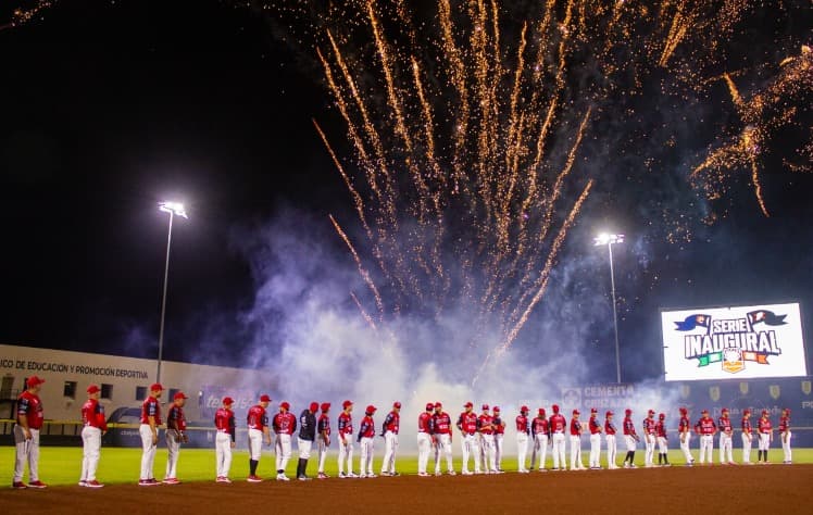 Los Bombarderos superan 11-0 a los Tigres en el Galeón