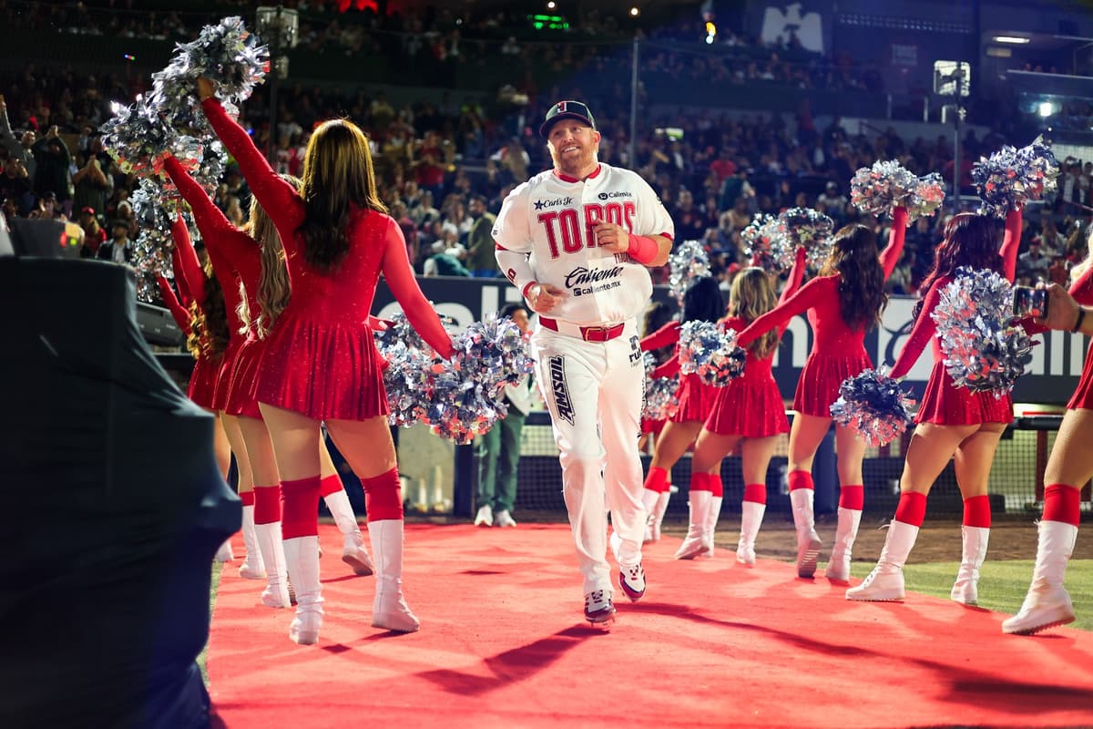 Toros inaugura temporada en Mobil Park con triunfo ante Acereros