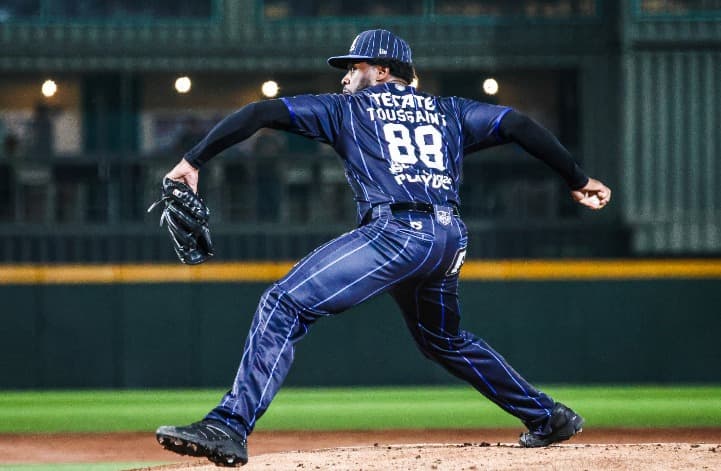 Laguna consigue el primero 11-6 ante los Saraperos