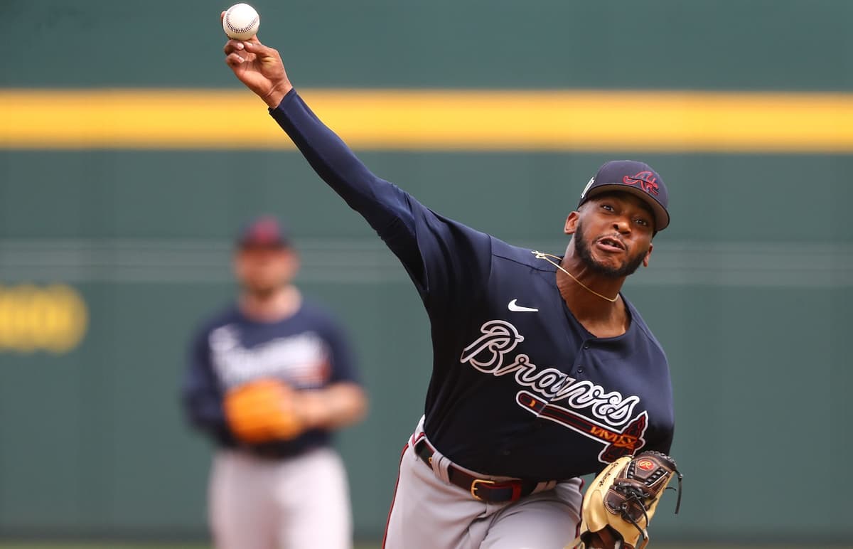 Tigres fortalece su rotación abridora; llega Darius Vines