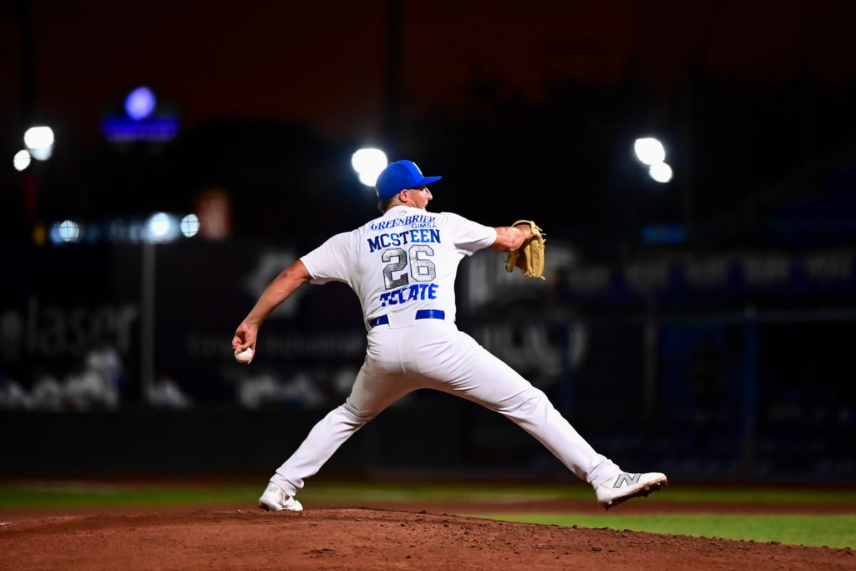 McSteen luce y su ofensiva lo respalda, Acereros ya aseguró la serie ante los regios
