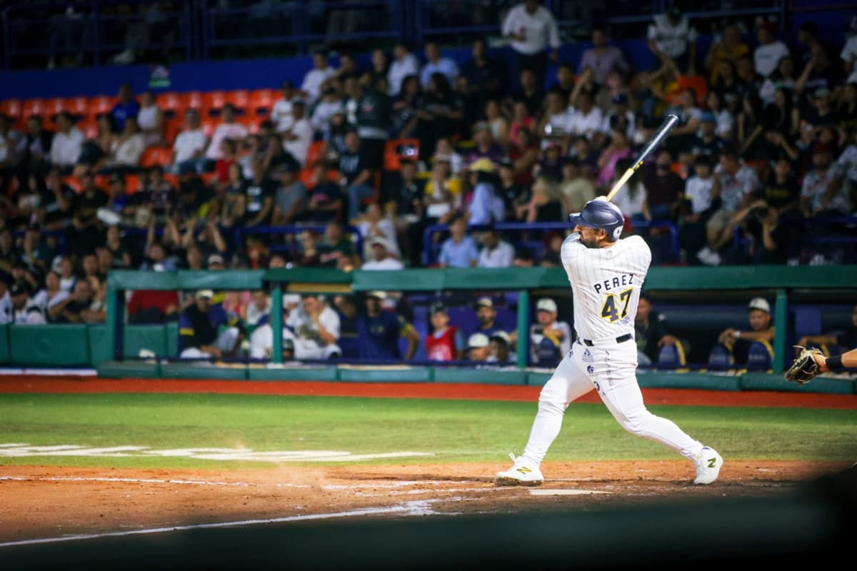 Rieleros asegura su tercera serie en casa al vencer 7-6 a Monclova