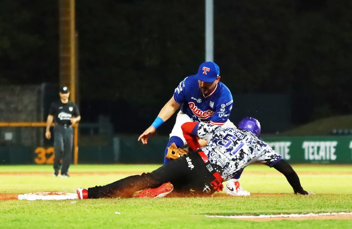 Conspiradores vence a los Olmecas en juego de 14 entradas en Villahermosa