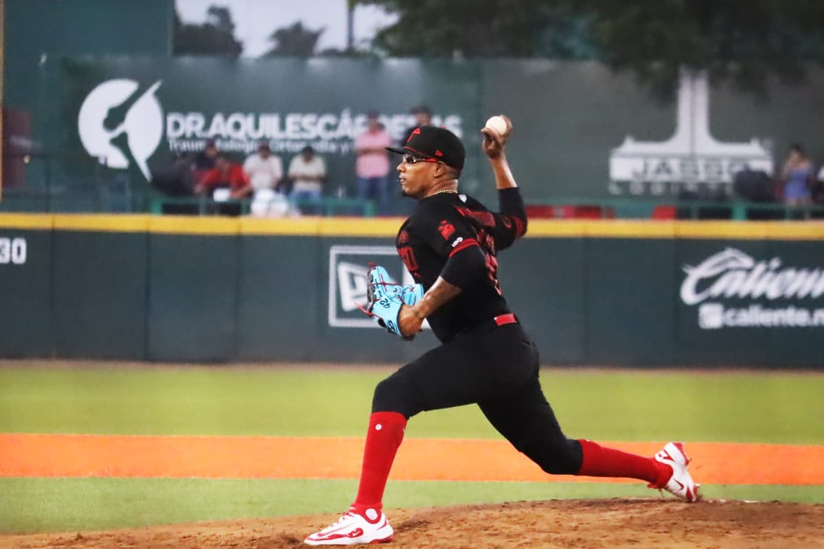 Con pizarra de 7-2 Caliente iguala serie ante los Dos Laredos