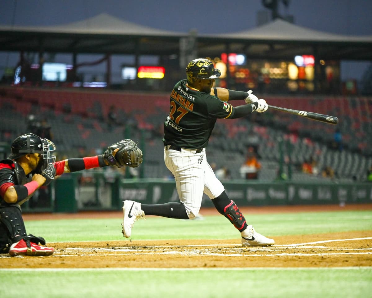 Dos jonrones de Juan Santana para el triunfo de Guerreros ante los Piratas