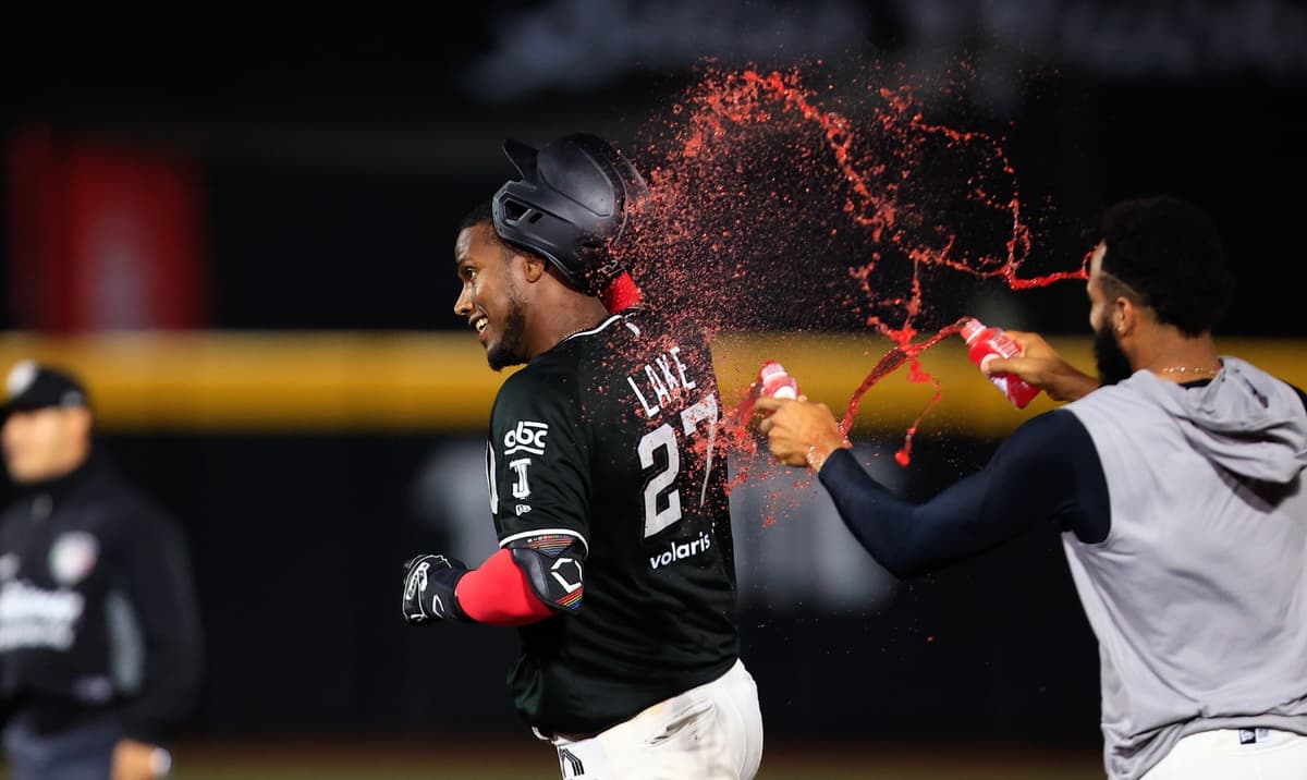 Junior Lake le da el triunfo a los astados en juego de extra innings ante Chihuahua