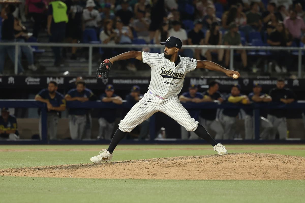 Juego sin hit ni carrera de Stephen Tarpley le da la serie a Sultanes sobre Rieleros