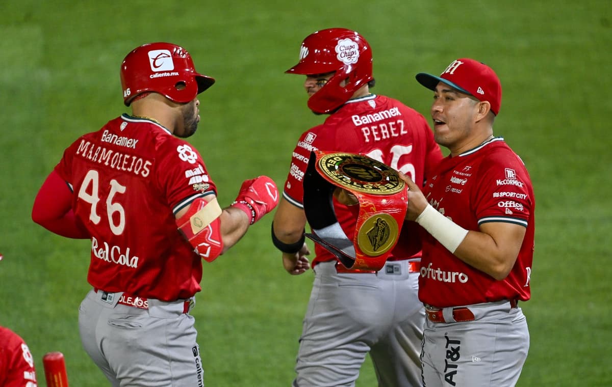 Explota la ofensiva de los Diablos Rojos en el inicio de la serie en La Fortaleza