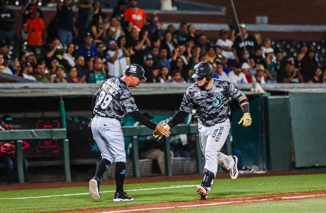 Saraperos derrota 5-2 a Sultanes y pega primero en el Clásico del Norte