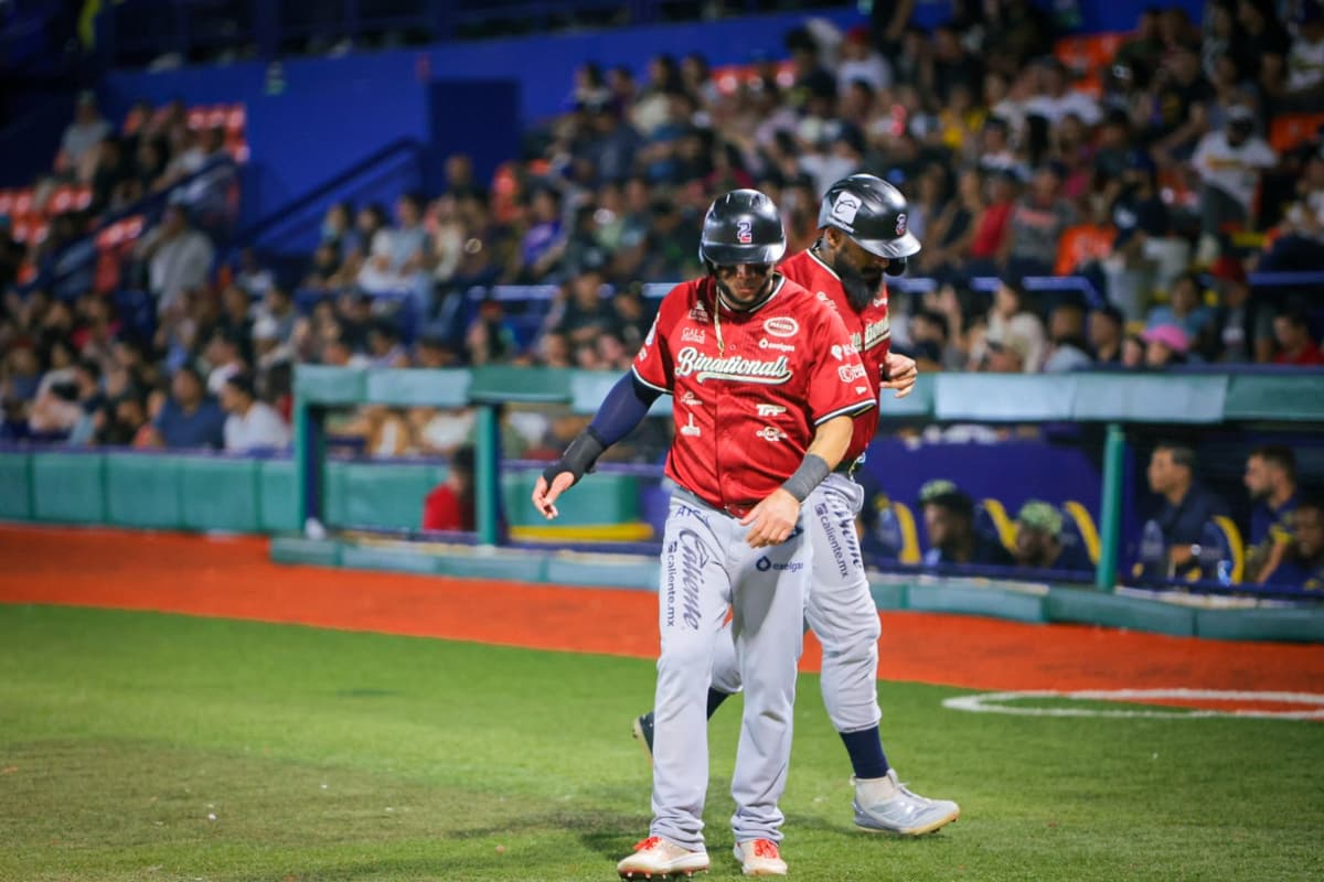 Tecos empata la serie ante Rieleros en el andén del Romo Chávez