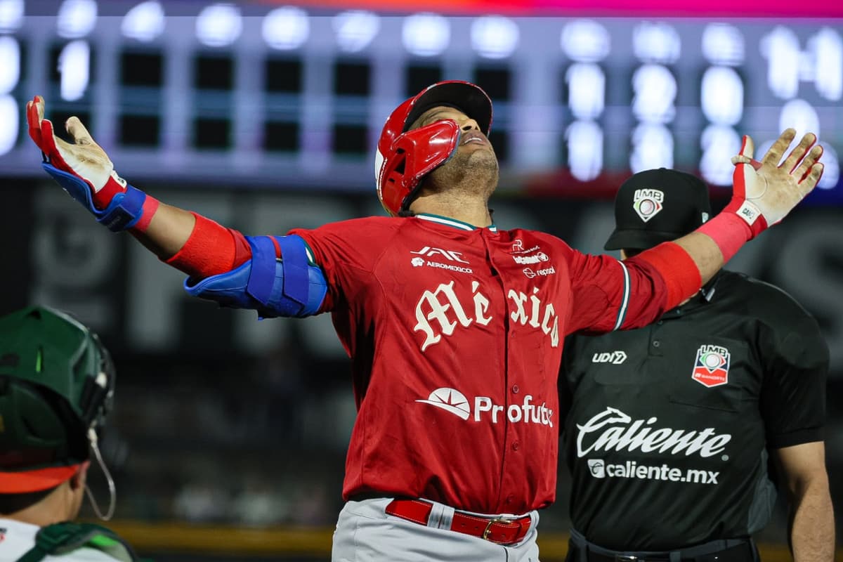 Bambinazo de Robinson Canó lleva al México al triunfo ante los Leones