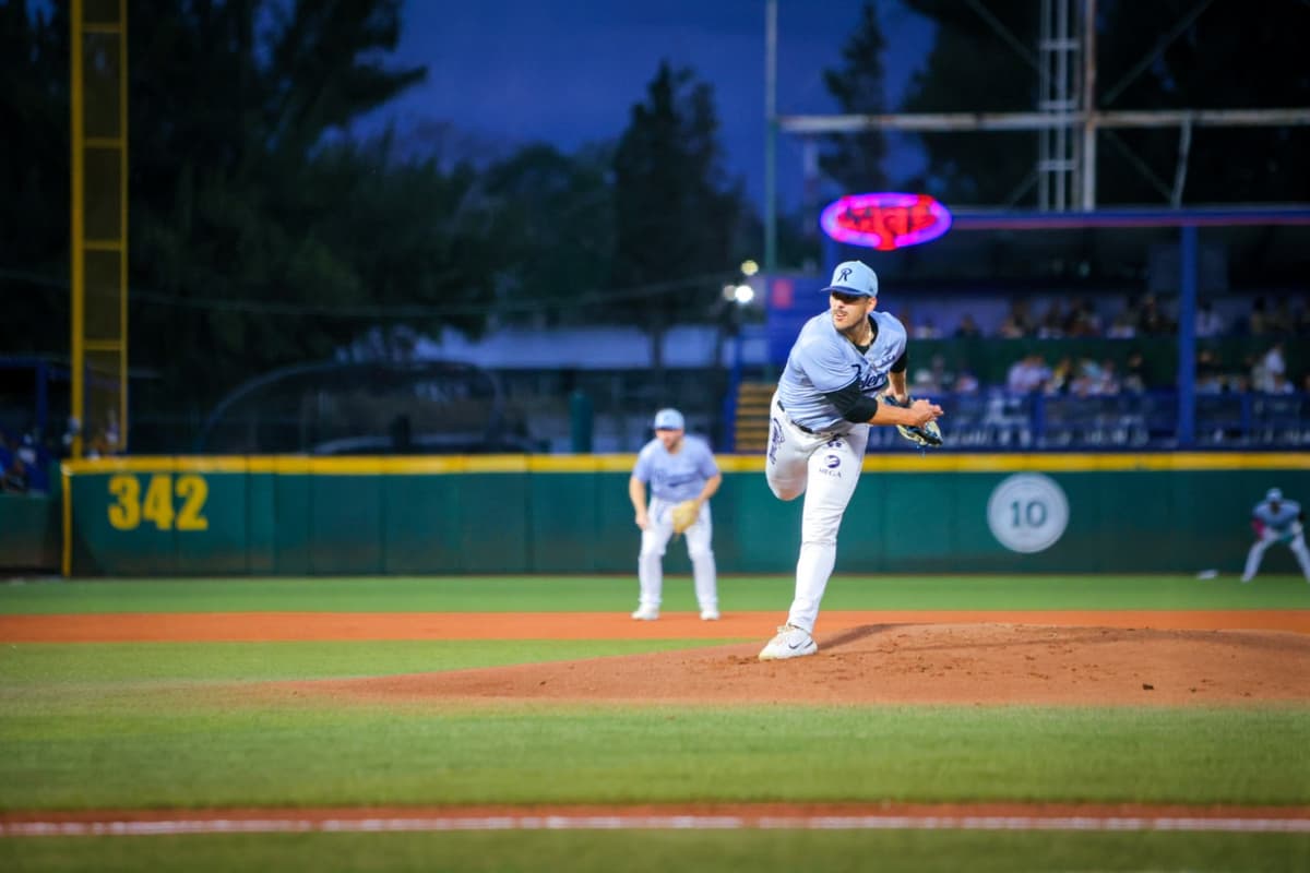 Harol González brilla en la loma y Rieleros asegura la serie ante Toros