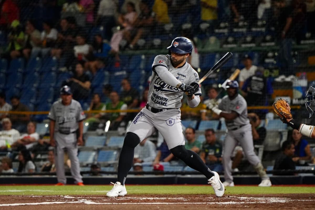 Tigres aprovecha ofensiva de 18 imparables y supera a Bravos de León