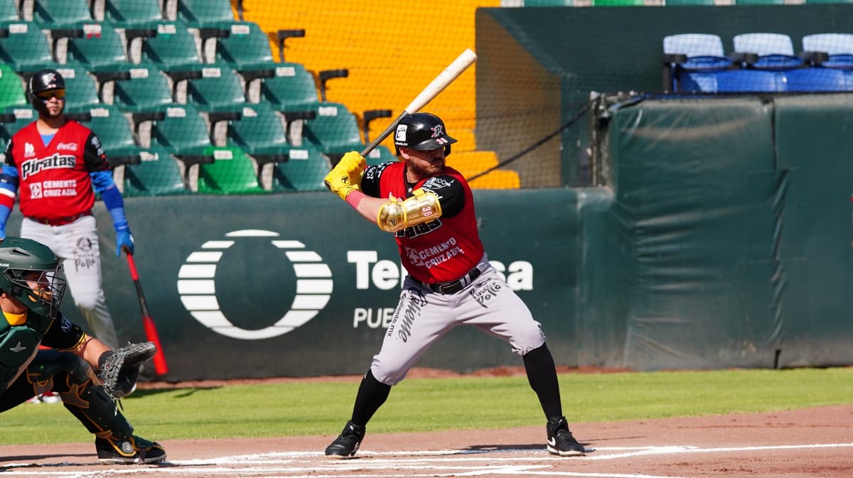 Los Piratas emparejan la serie en la Angelópolis
