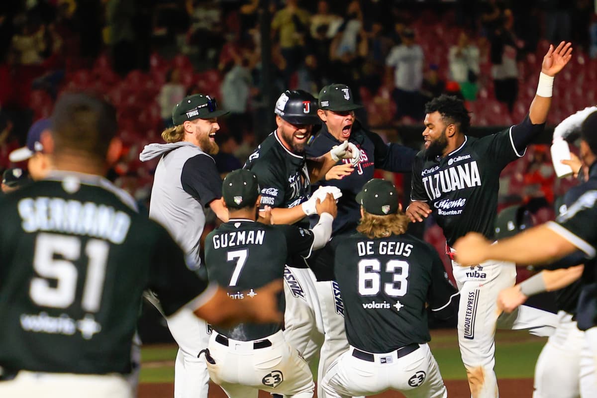 Toros deja en el terreno a Sultanes para asegurar serie en extra innings