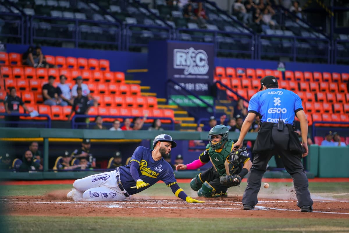 Rieleros deja tendidos a Pericos y asegura serie