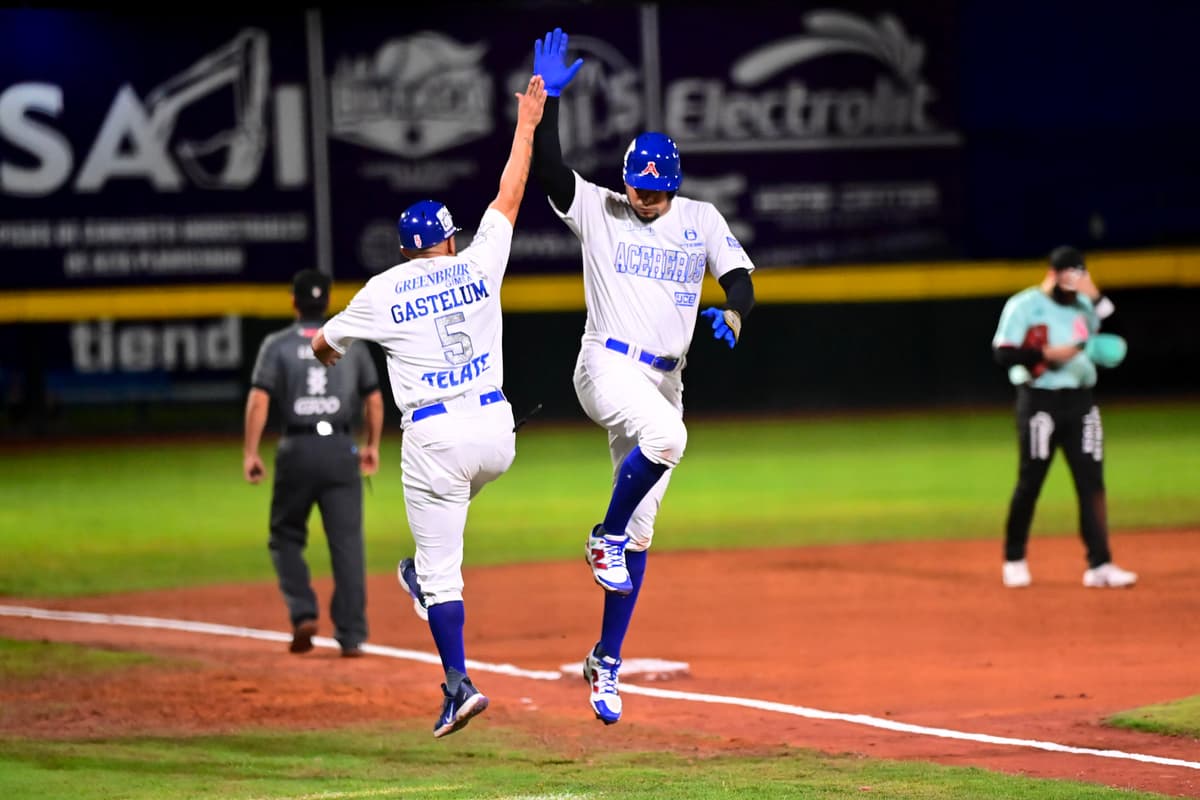 Jonrón de Hernández, labor monticular de Tavárez y triunfo de Acereros sobre Saltillo